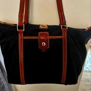 Dooney and Bourke shoulder bag
